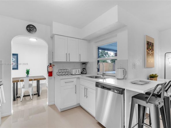 3961 NW 34th Ave, Lauderdale Lakes FL 33309