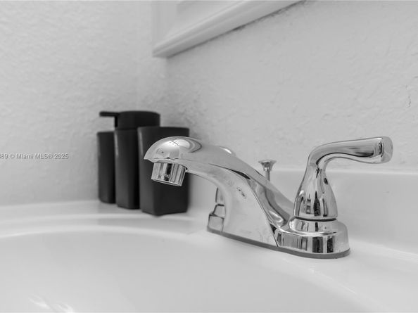3961 NW 34th Ave, Lauderdale Lakes FL 33309