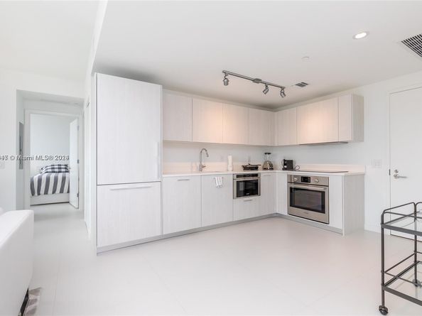 501 NE 31 1709, Miami FL 33137