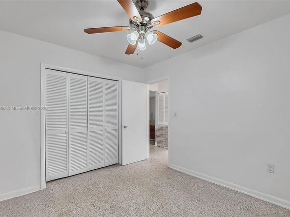 1150 W 69th Pl, Hialeah FL 33014