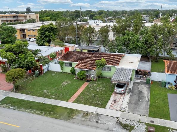 1150 W 69th Pl, Hialeah FL 33014