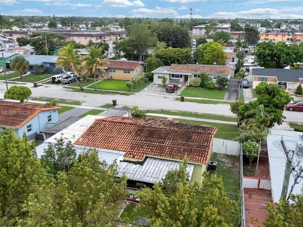 1150 W 69th Pl, Hialeah FL 33014