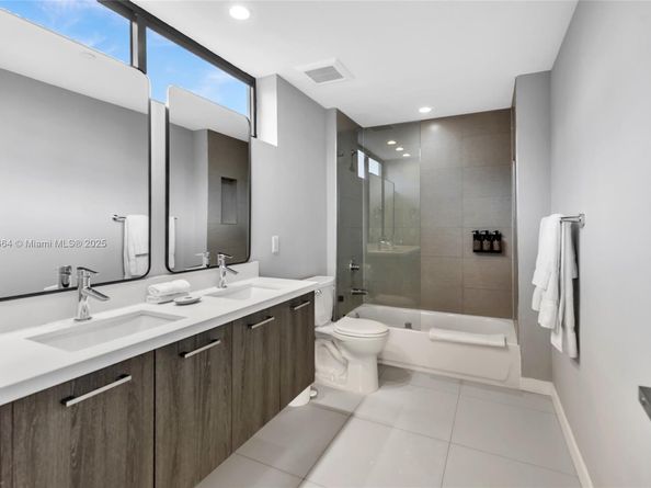 1120 98th St 403, Bay Harbor Islands FL 33154