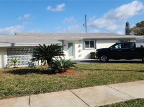 2915 NW 183rd St, Miami Gardens FL 33056