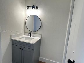 6285 NW 23rd St, Margate FL 33063