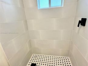 6285 NW 23rd St, Margate FL 33063