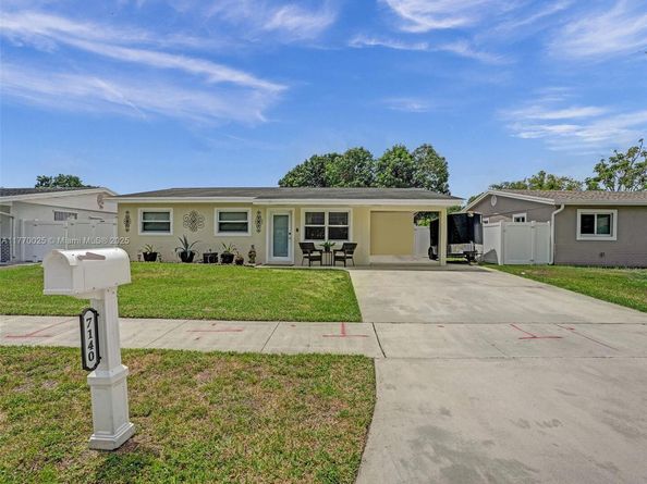 7140 Mcclellan St, Hollywood FL 33024