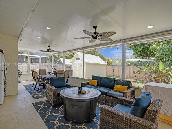 7140 Mcclellan St, Hollywood FL 33024