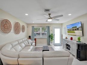 7140 Mcclellan St, Hollywood FL 33024