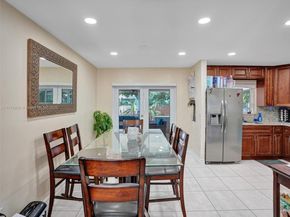 7140 Mcclellan St, Hollywood FL 33024