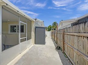 7140 Mcclellan St, Hollywood FL 33024