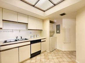 520 Brickell Key Dr A1001, Miami FL 33131