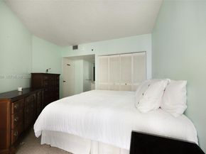 520 Brickell Key Dr A1001, Miami FL 33131