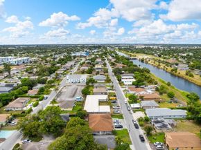 320 NE 13th Ave, Boynton Beach FL 33435