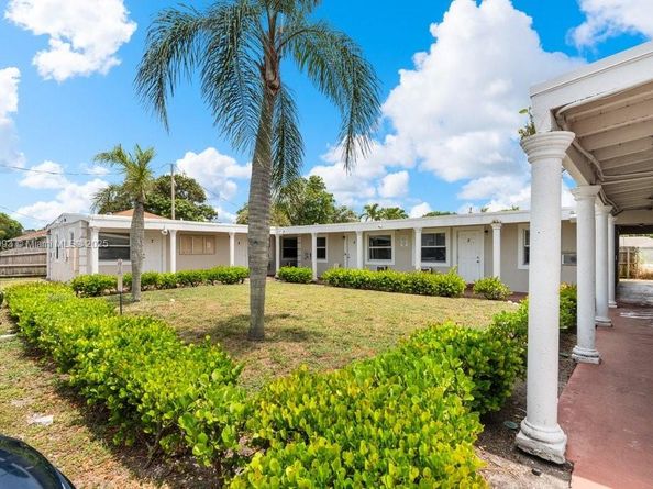 320 NE 13th Ave, Boynton Beach FL 33435