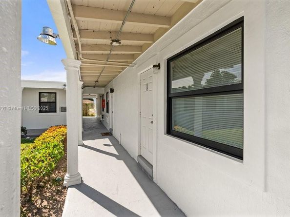 320 NE 13th Ave, Boynton Beach FL 33435