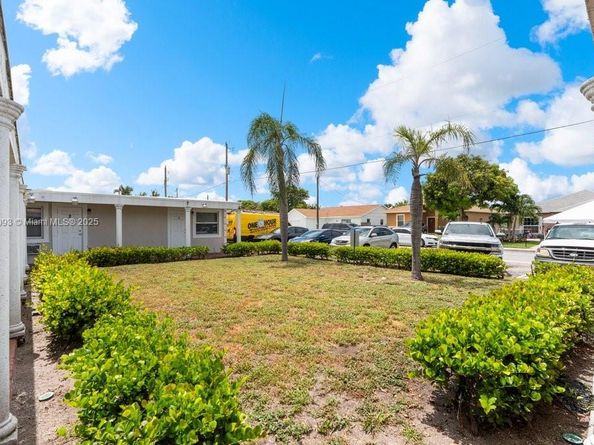 320 NE 13th Ave, Boynton Beach FL 33435