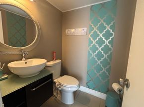 301 Golden Isles Dr 409, Hallandale Beach FL 33009