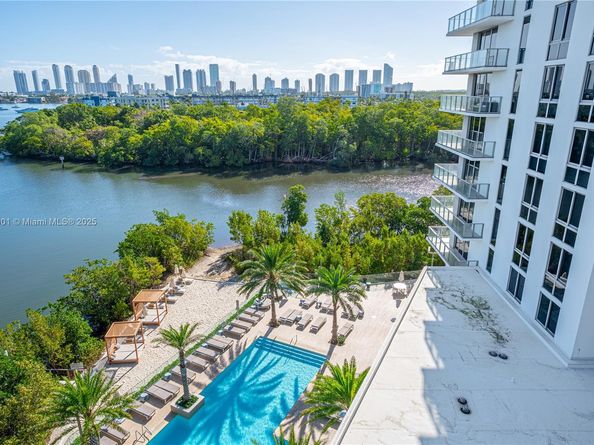 16385 Biscayne Blvd 707, North Miami Beach FL 33160