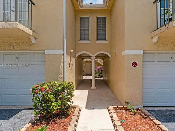 1105 Lake Shore Dr 202, Lake Park FL 33403