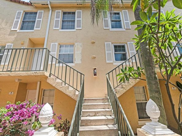 1105 Lake Shore Dr 202, Lake Park FL 33403