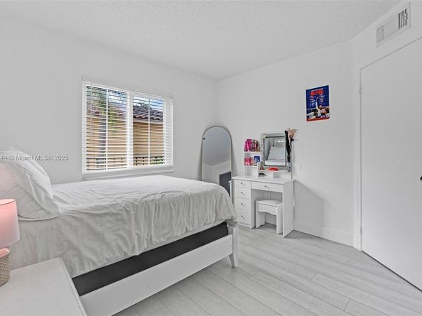 1105 Lake Shore Dr 202, Lake Park FL 33403