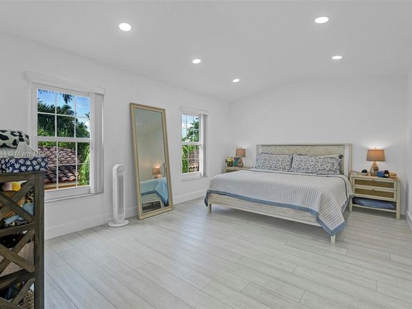 1105 Lake Shore Dr 202, Lake Park FL 33403