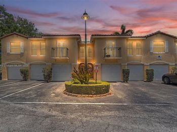 1105 Lake Shore Dr