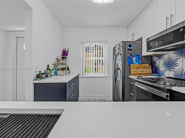 1105 Lake Shore Dr 202, Lake Park FL 33403