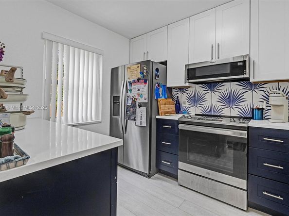1105 Lake Shore Dr 202, Lake Park FL 33403