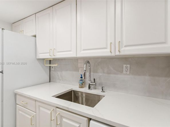 17500 NW 68th Ave D1004, Hialeah FL 33015