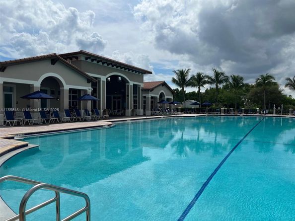 22731 SW 88th Pl 101, Cutler Bay FL 33190