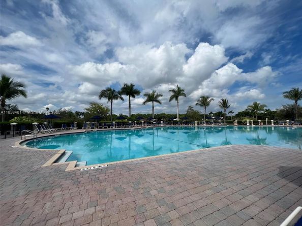 22731 SW 88th Pl 101, Cutler Bay FL 33190