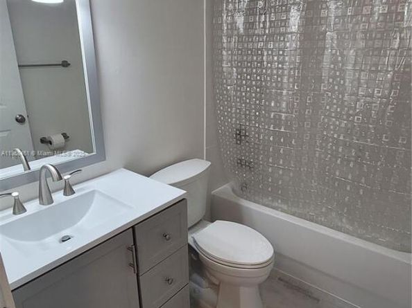 22731 SW 88th Pl 101, Cutler Bay FL 33190