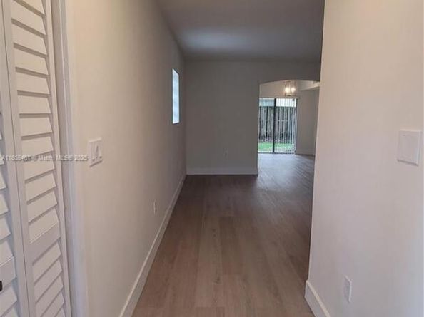 22731 SW 88th Pl 101, Cutler Bay FL 33190