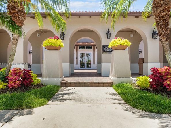22731 SW 88th Pl 101, Cutler Bay FL 33190