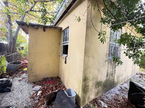 1865 NW 70th St, Miami FL 33147