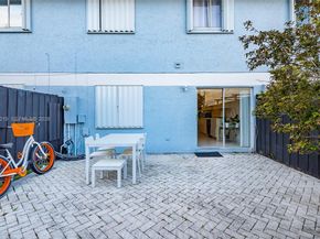 370 SE 2nd Ave G3, Deerfield Beach FL 33441