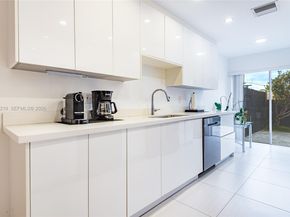 370 SE 2nd Ave G3, Deerfield Beach FL 33441