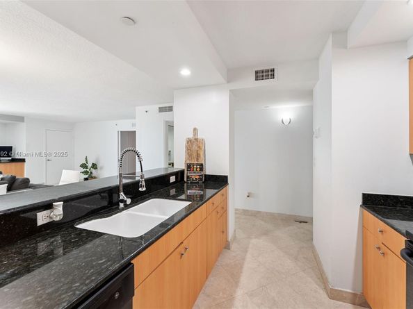 6917 Collins Ave 607, Miami Beach FL 33141