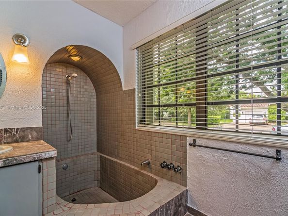 234 Alesio Ave, Coral Gables FL 33134