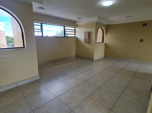 5249 NW 7th St 511, Miami FL 33126