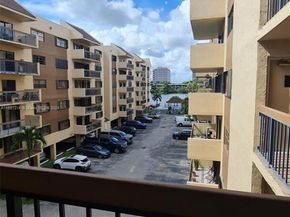 5249 NW 7th St 511, Miami FL 33126