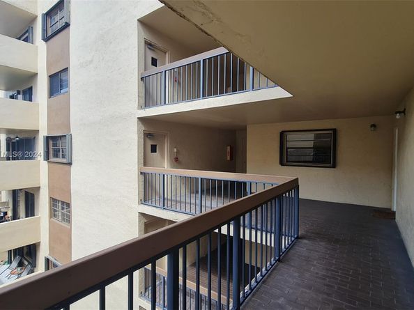 5249 NW 7th St 511, Miami FL 33126