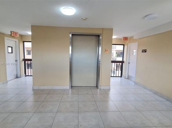 5249 NW 7th St 511, Miami FL 33126