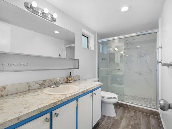 3551 NE 169th St 212, North Miami Beach FL 33160