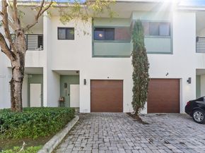 4440 NW 8th Ct, Plantation FL 33317