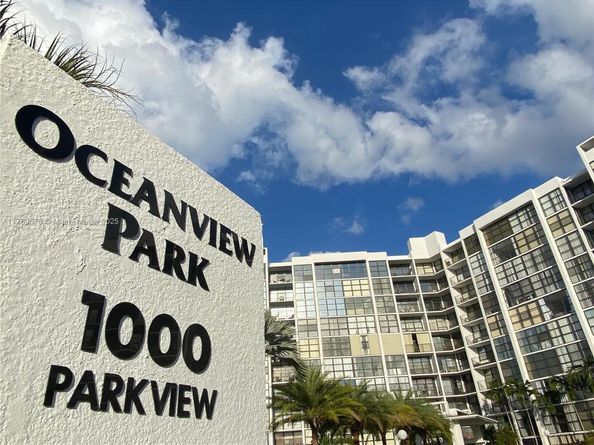 1000 Parkview Dr 424, Hallandale Beach FL 33009