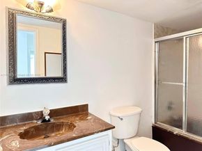 1000 Parkview Dr 424, Hallandale Beach FL 33009