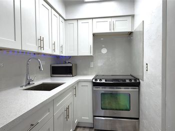 2901 Polk St